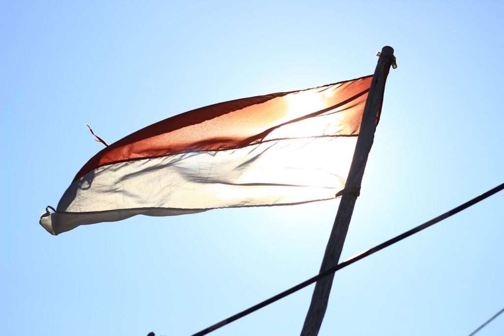 De betekenis en geschiedenis van de vlag van Indonesië