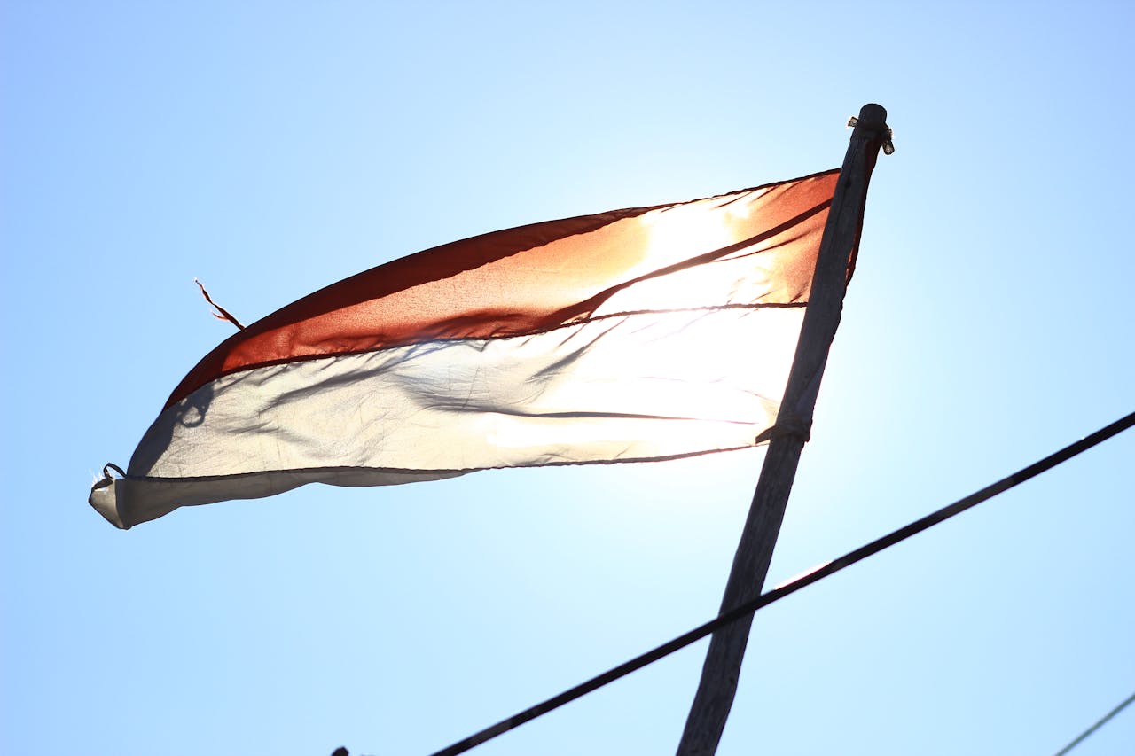 De betekenis en geschiedenis van de vlag van Indonesië